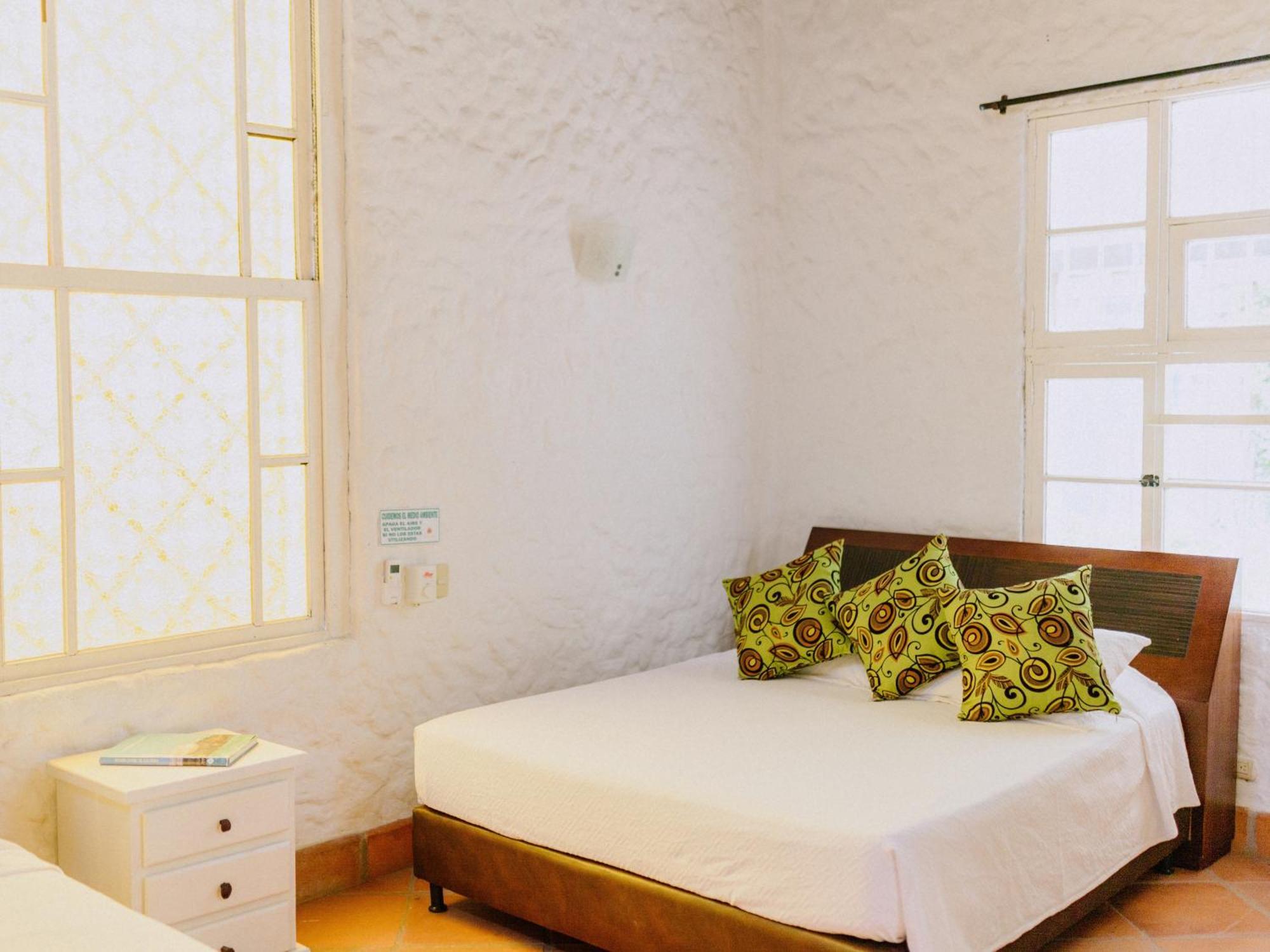 Hotel Kalma Santa Fe de Antioquia Dış mekan fotoğraf